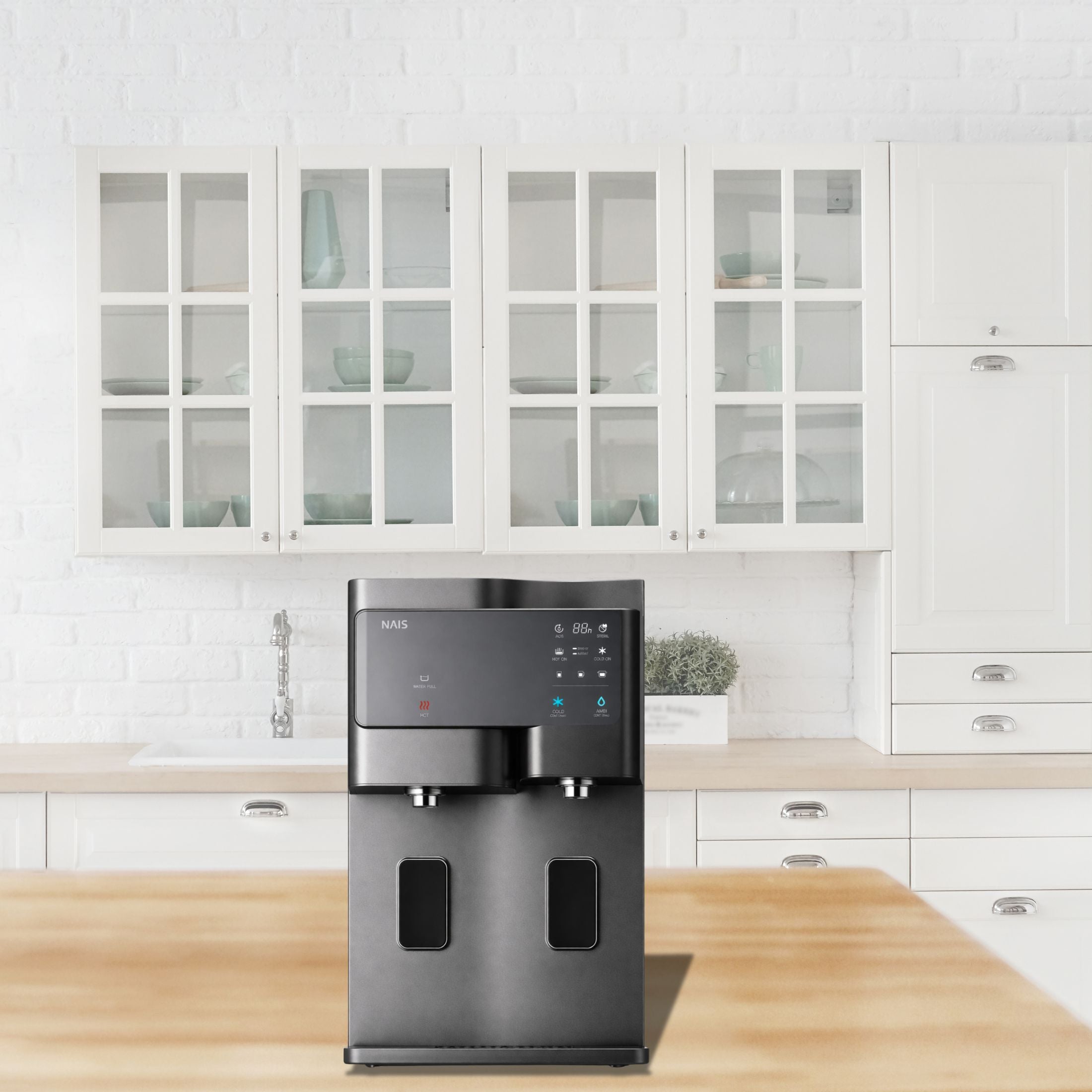 Umkehrosmoseanlage Nais für Zuhause – modernes Wasserfiltersystem für reines Trinkwasser.
